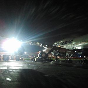 Boeing 747 во тьме ночной